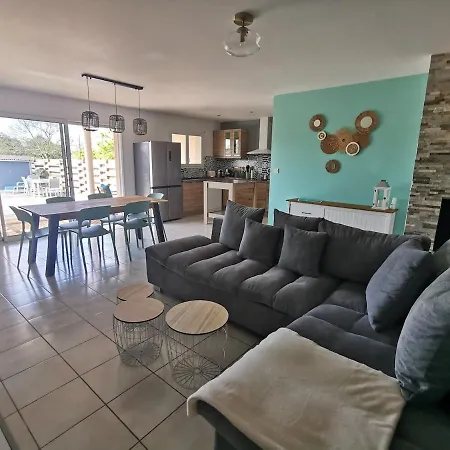 Vila Near Ocean With Swimming Pool *